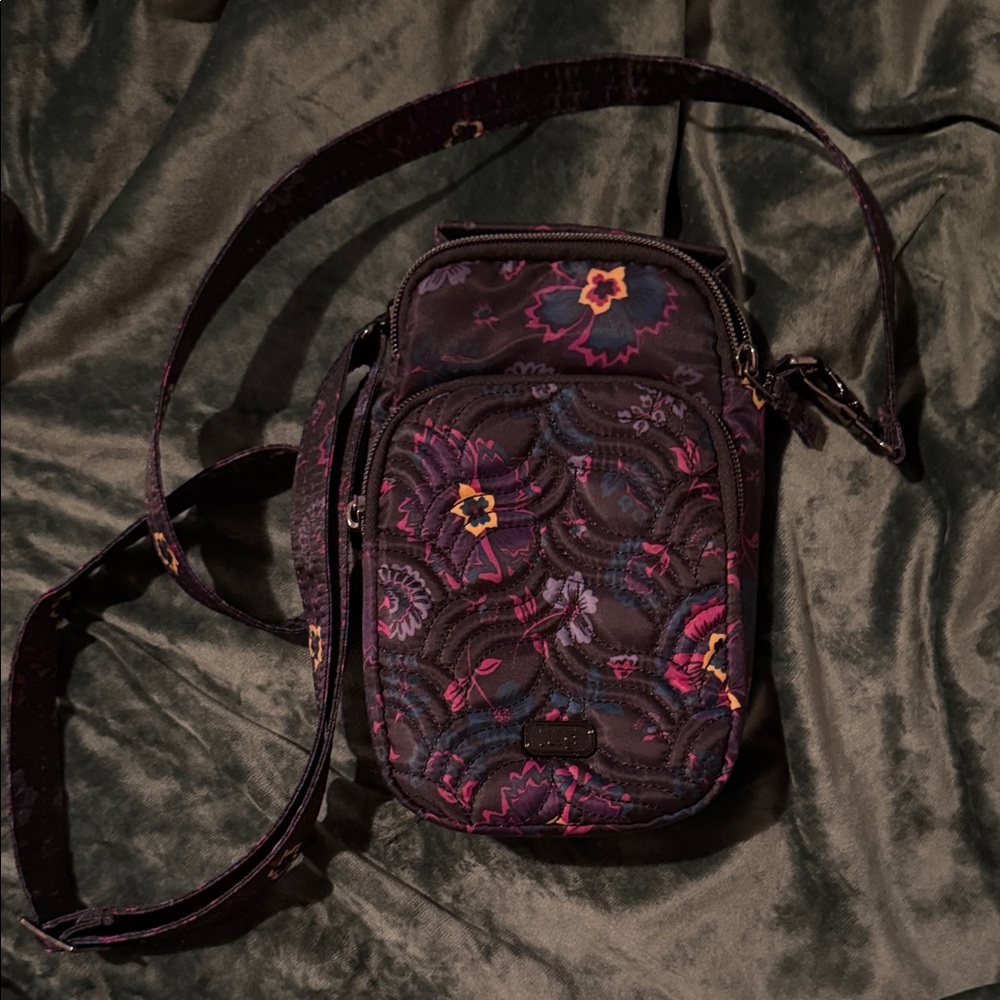 LUG: Skeeter Collection Travel Crossbody Bag